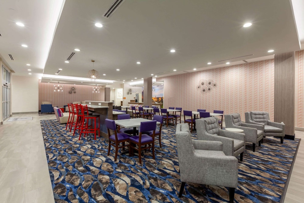 la quinta inn and suites by wyndham lafayette oil center