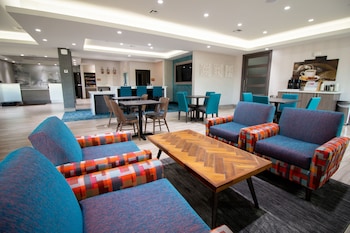 hotel pryor