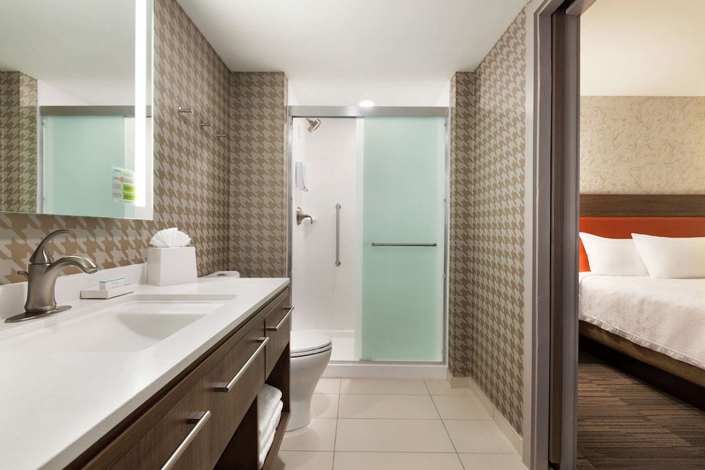 home2 suites by hilton portland airport or
