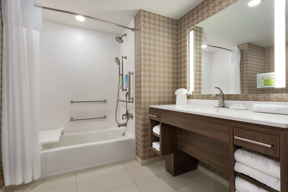 home2 suites by hilton portland airport or