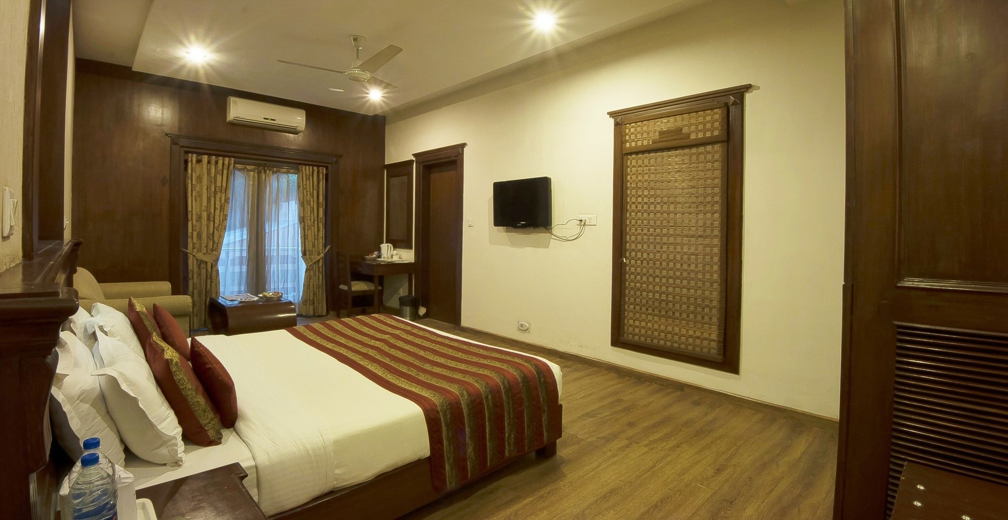 fabhotel siris 18
