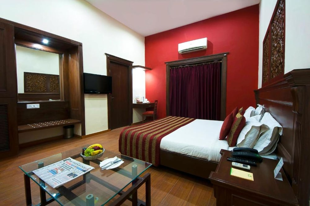 fabhotel siris 18