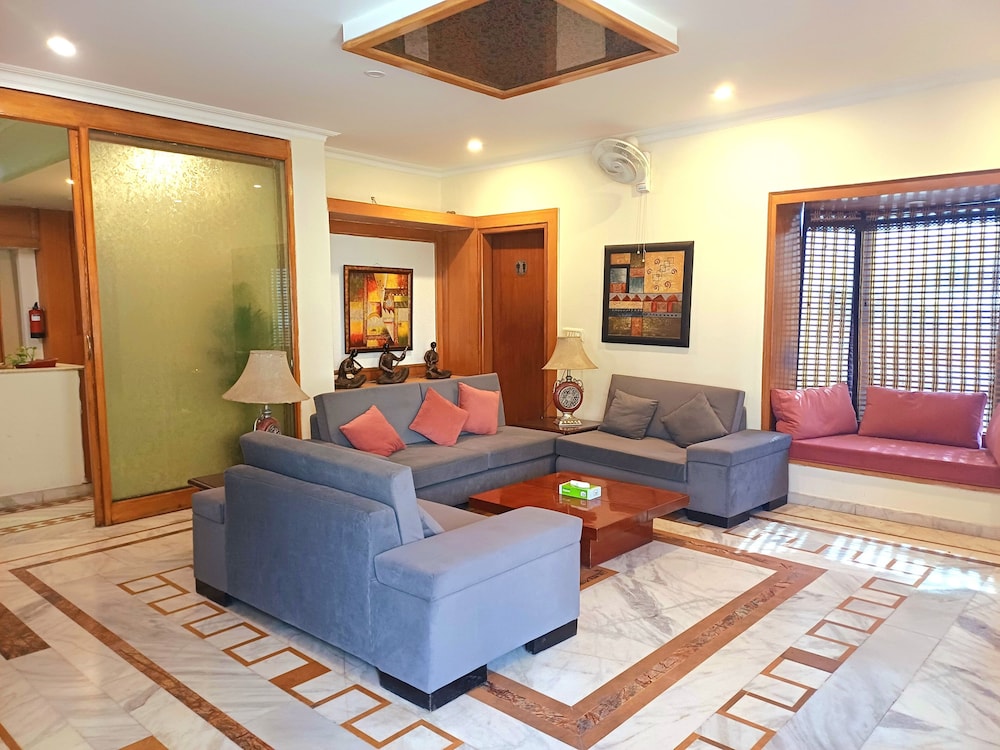 fabhotel siris 18