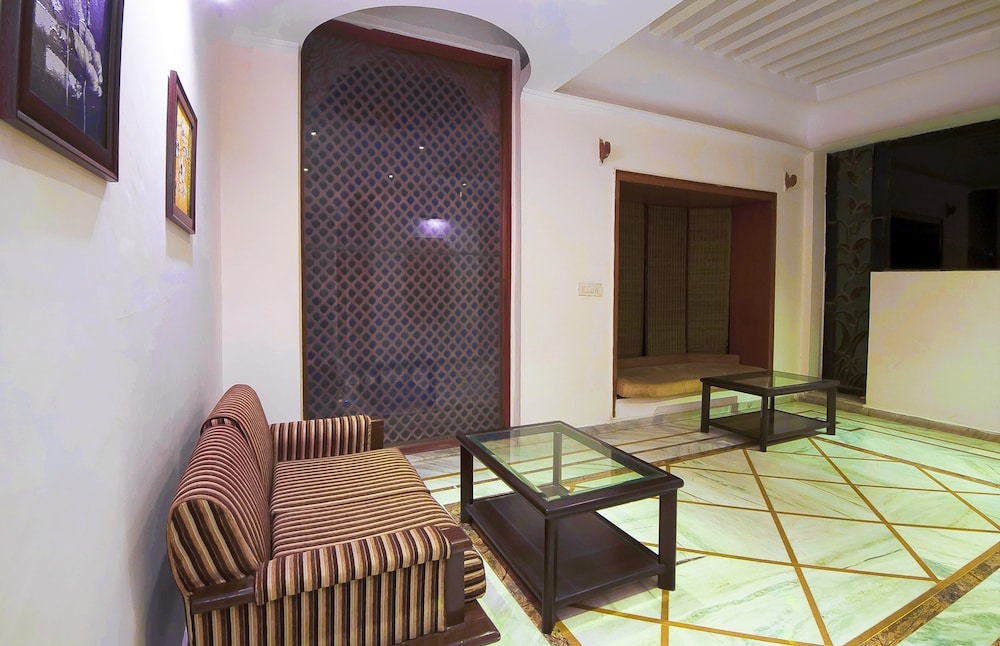 fabhotel siris 18
