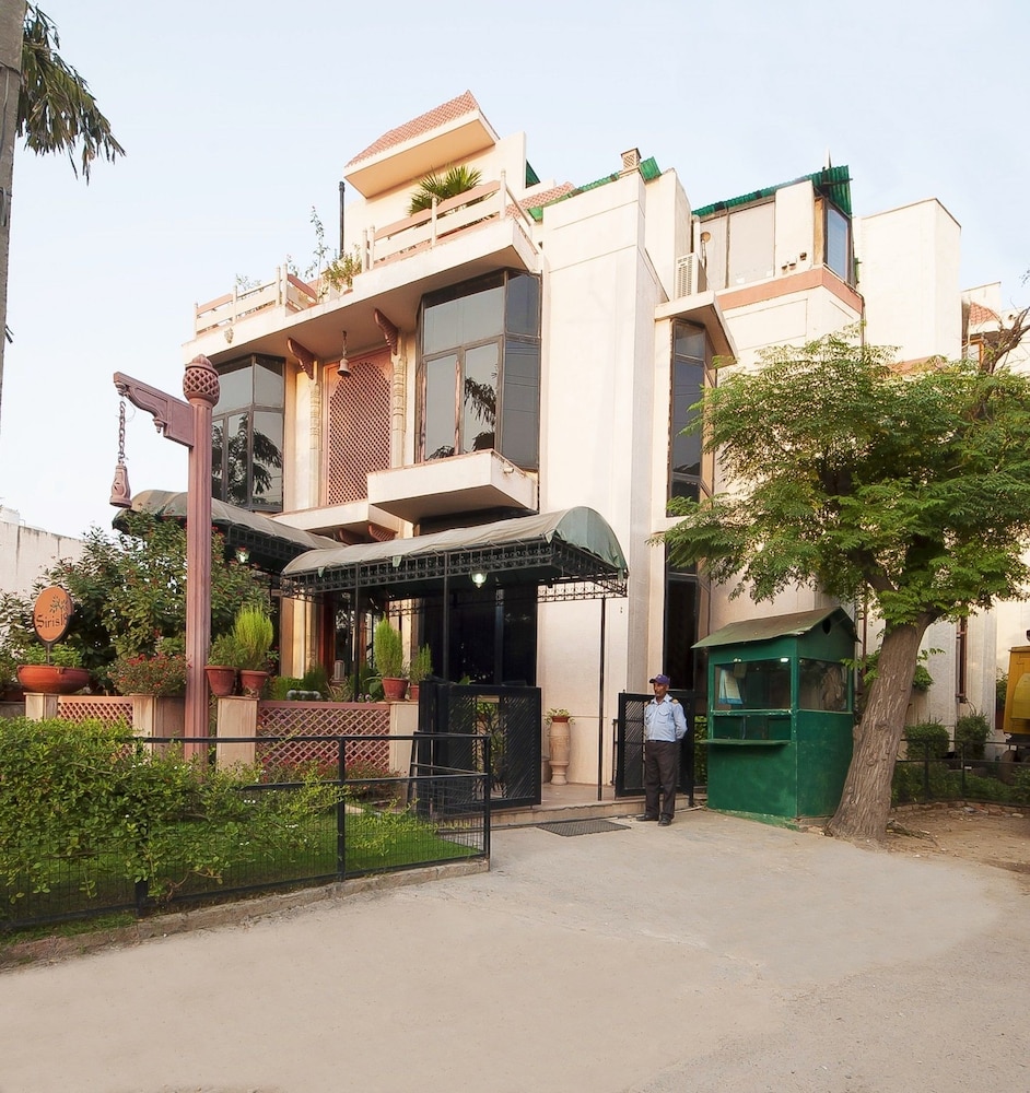 fabhotel siris 18