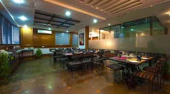 fabhotel siris 18