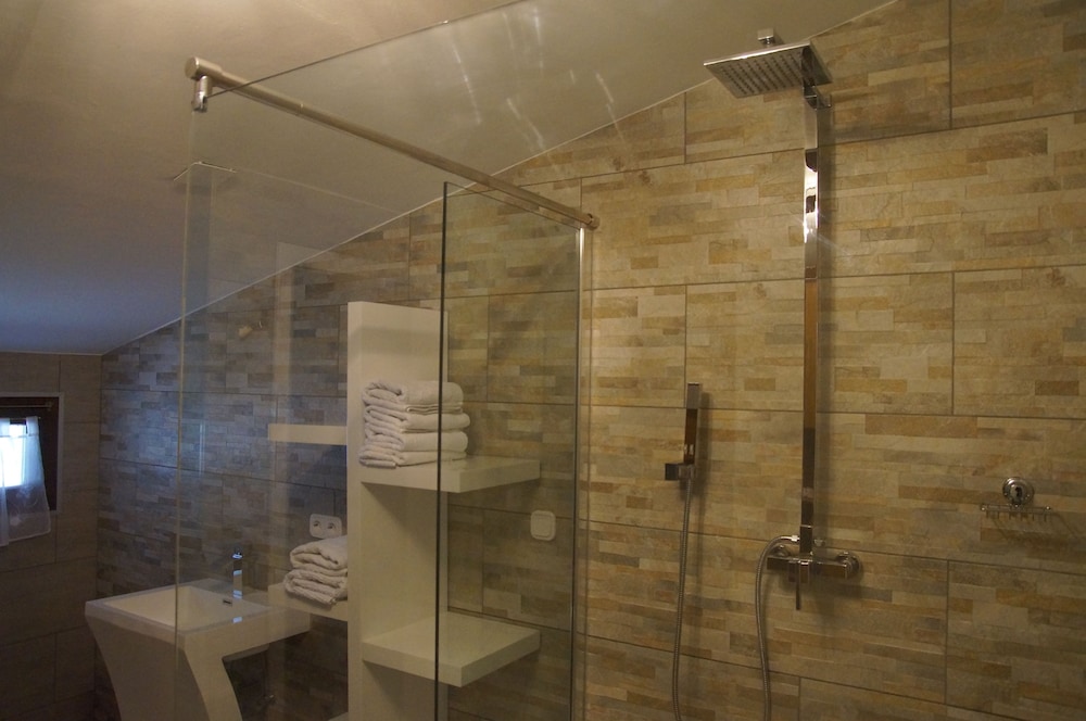 w and s executive apartments hallstatt i