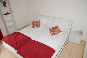 w and s executive apartments hallstatt i