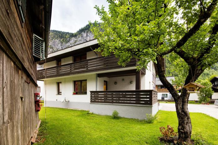 w and s executive apartments hallstatt i