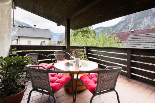 w and s executive apartments hallstatt i