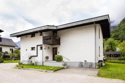 w and s executive apartments hallstatt i