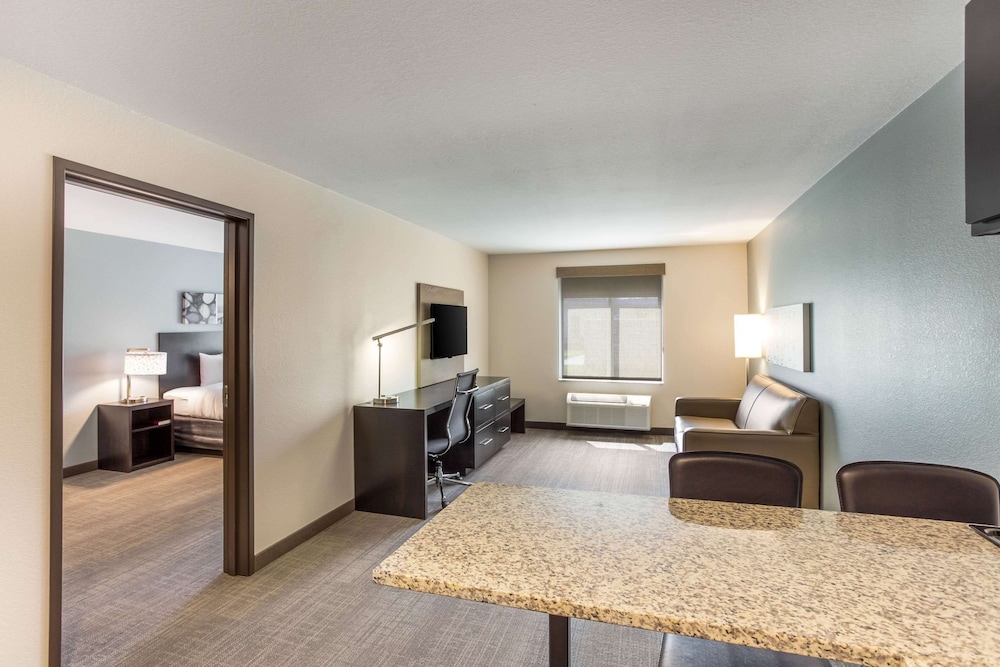 mainstay suites logan ohio hocking hills