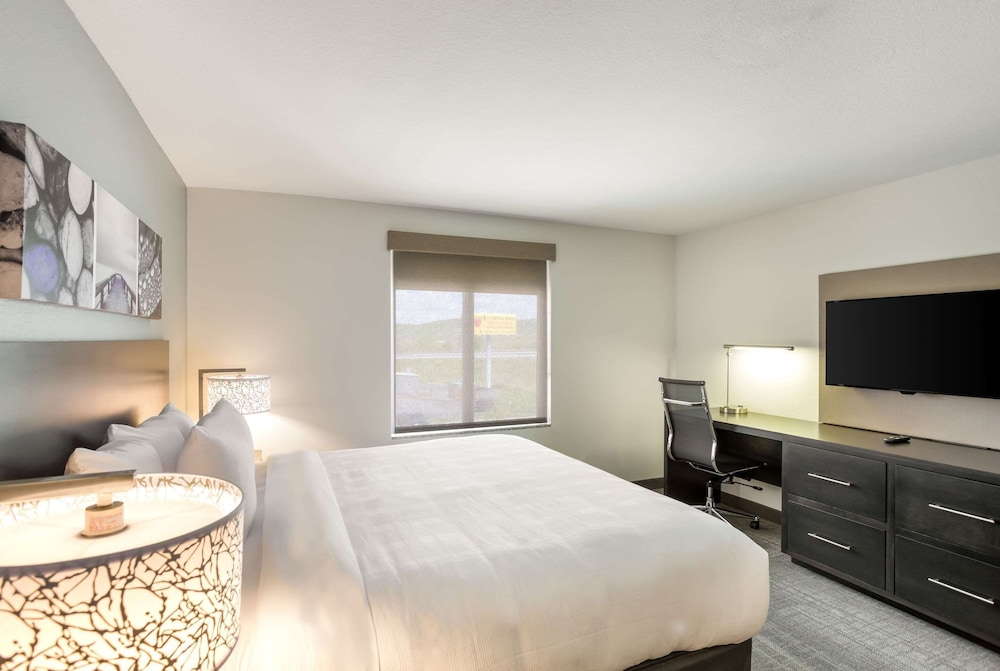 mainstay suites logan ohio hocking hills