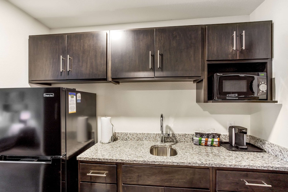 mainstay suites logan ohio hocking hills