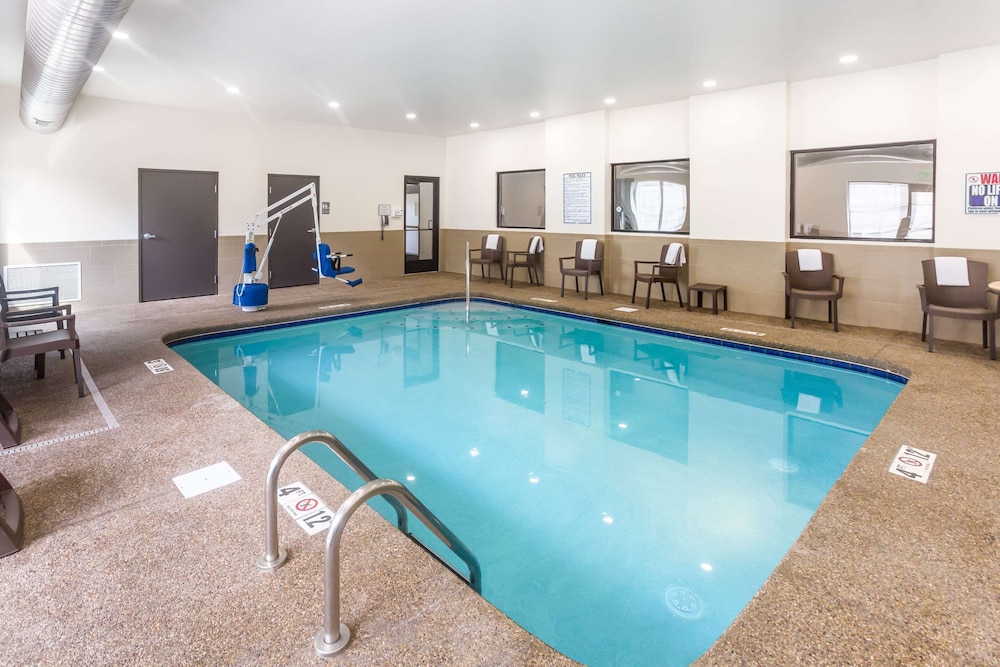 mainstay suites logan ohio hocking hills