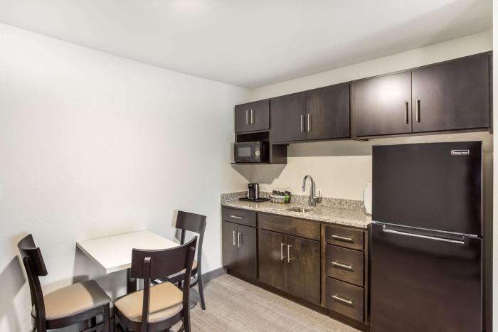 mainstay suites logan ohio hocking hills