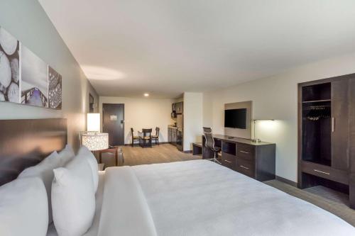 mainstay suites logan ohio hocking hills