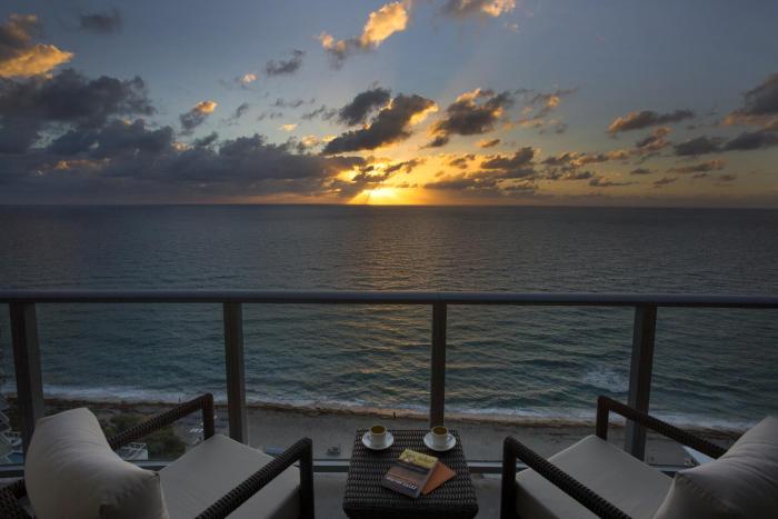 hyde resort and residences