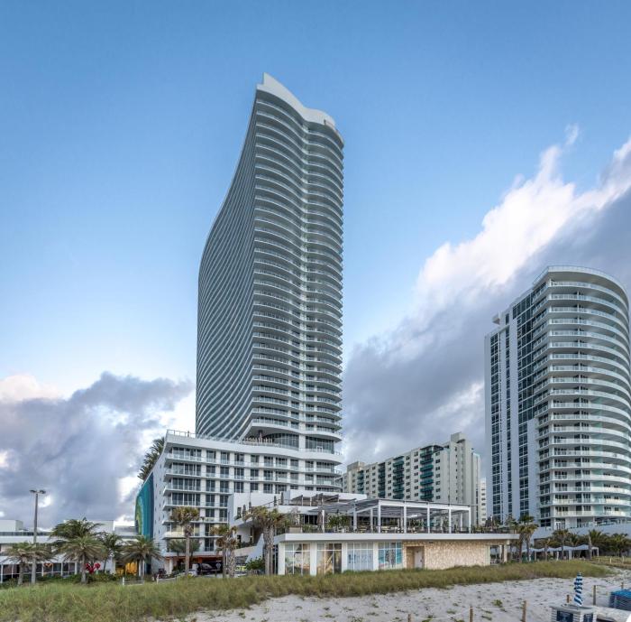 hyde resort and residences