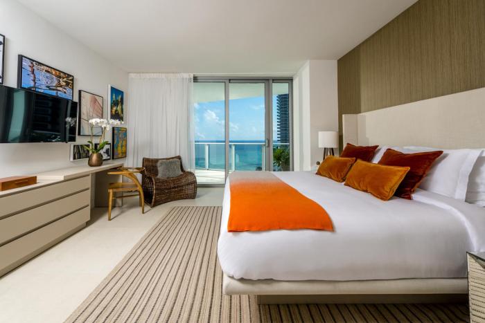 hyde resort and residences
