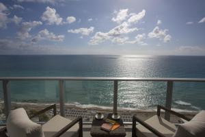 hyde resort and residences