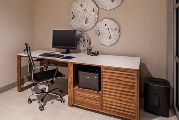 hilton garden inn kansas city airport