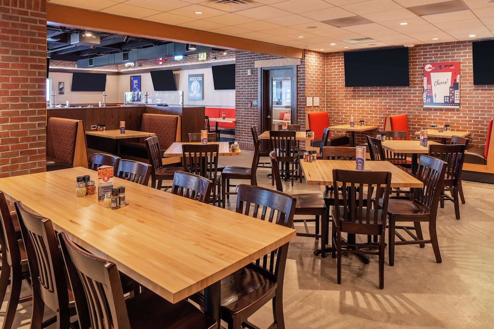 hilton garden inn kansas city airport