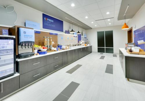 holiday inn express and suites plano the colony