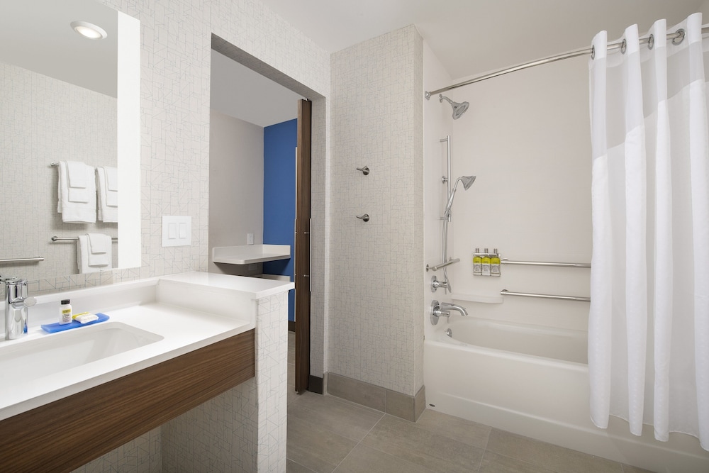 hol inn exp kingsland i 95 naval base area
