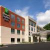 hol inn exp kingsland i 95 naval base area