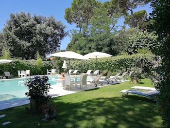 jr resort logos forte dei marmi