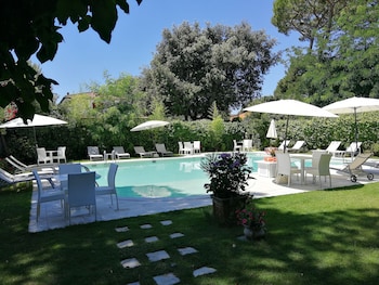jr resort logos forte dei marmi