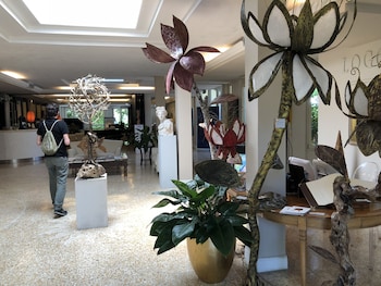 jr resort logos forte dei marmi