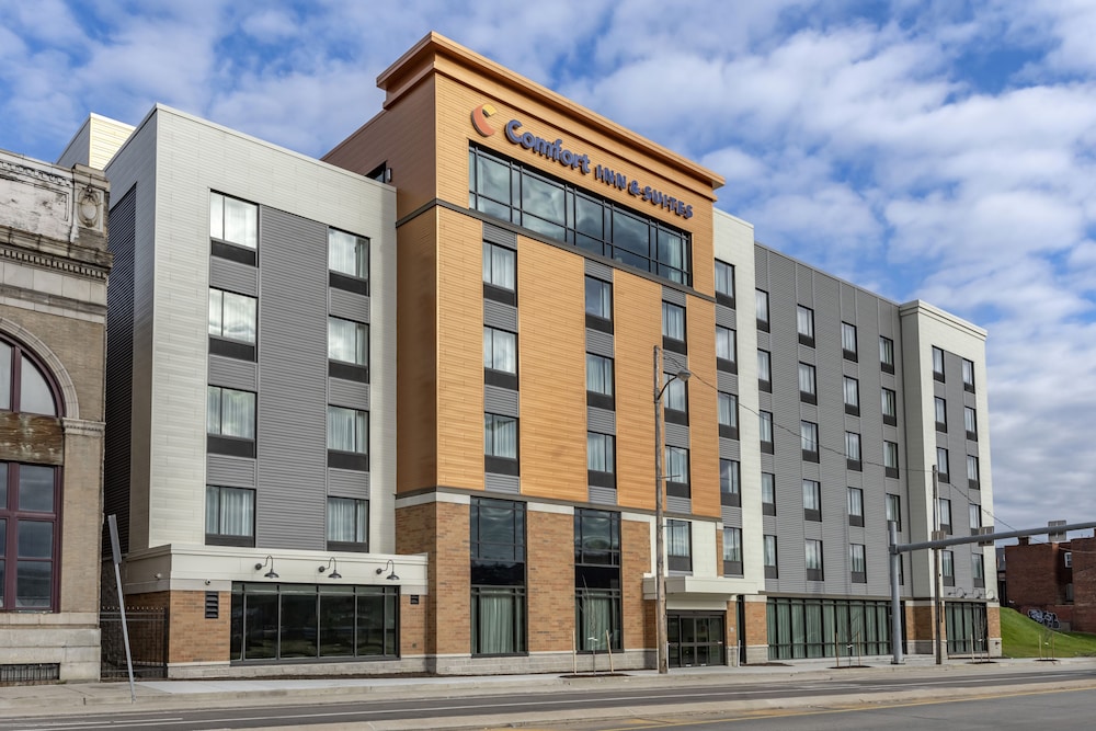 comfort inn and suites pittsburgh northshore