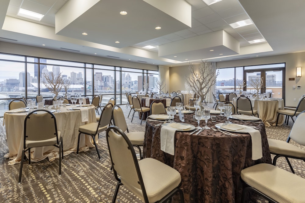 comfort inn and suites pittsburgh northshore