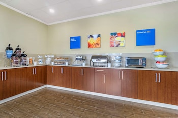 comfort inn and suites lakewood by jblm