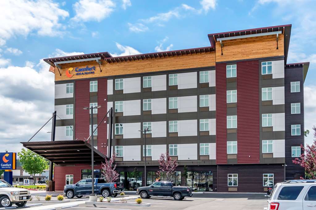 comfort inn and suites lakewood by jblm