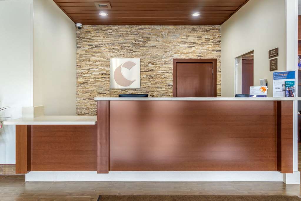 comfort inn and suites lakewood by jblm