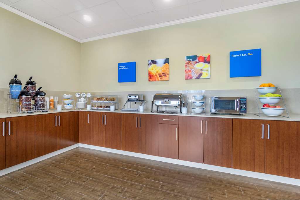comfort inn and suites lakewood by jblm