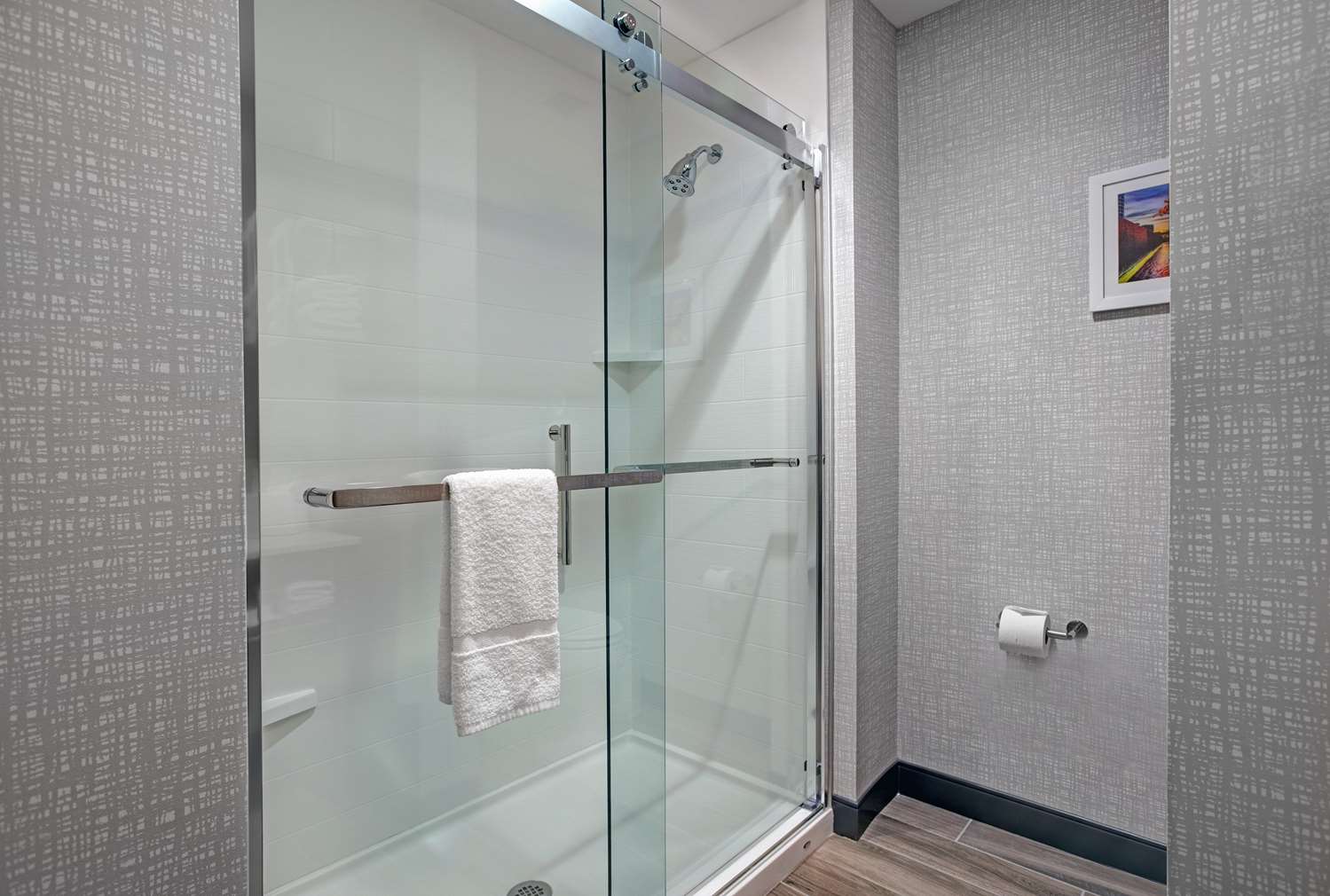 hampton inn and suites farmers branch dallas