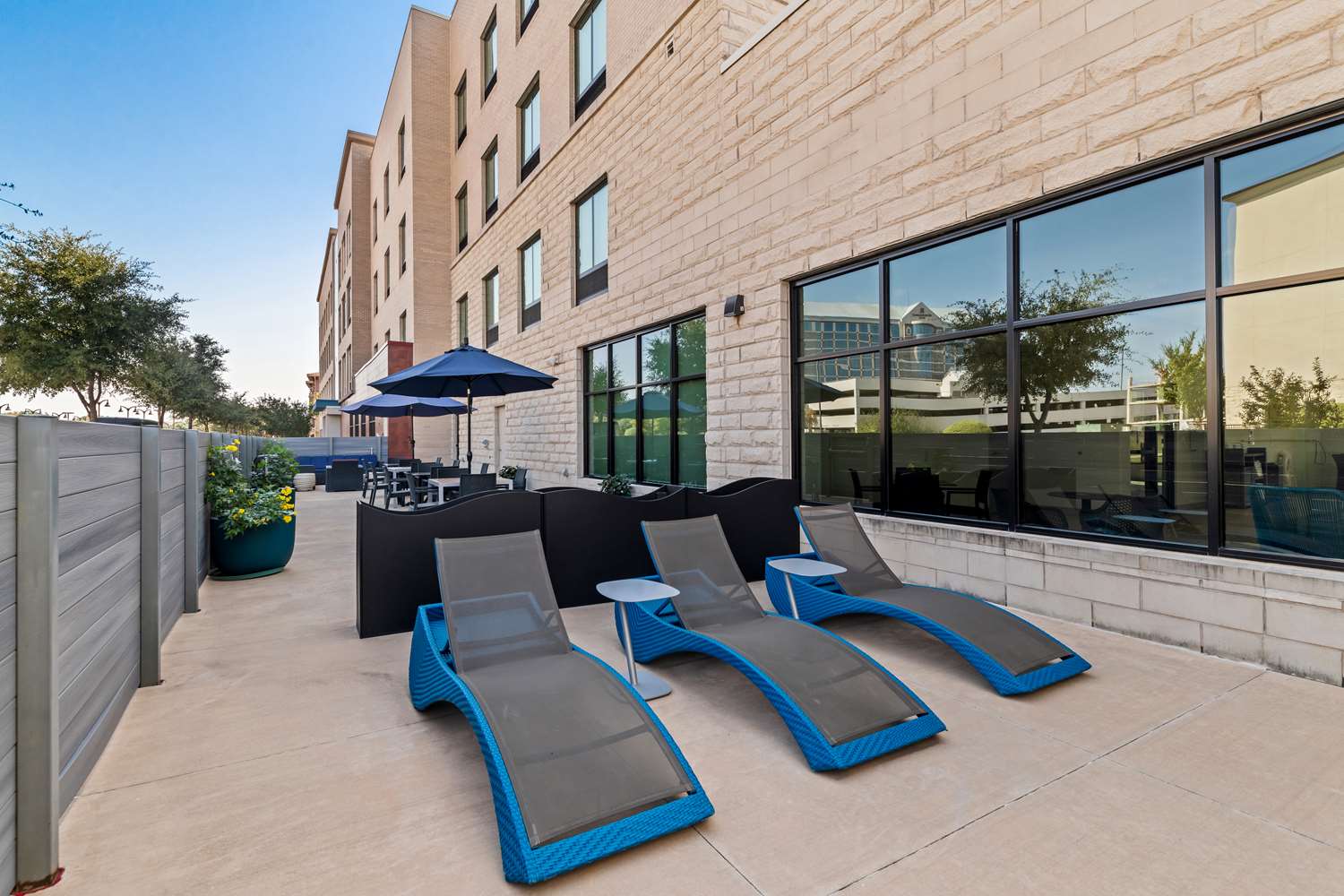 hampton inn and suites farmers branch dallas