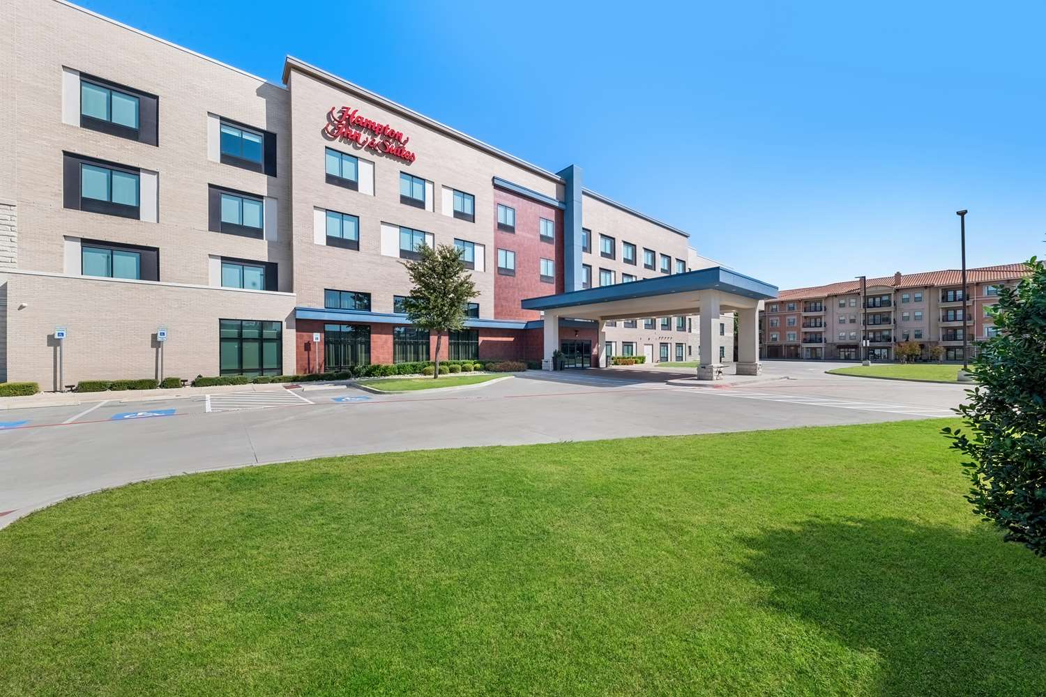 hampton inn and suites farmers branch dallas