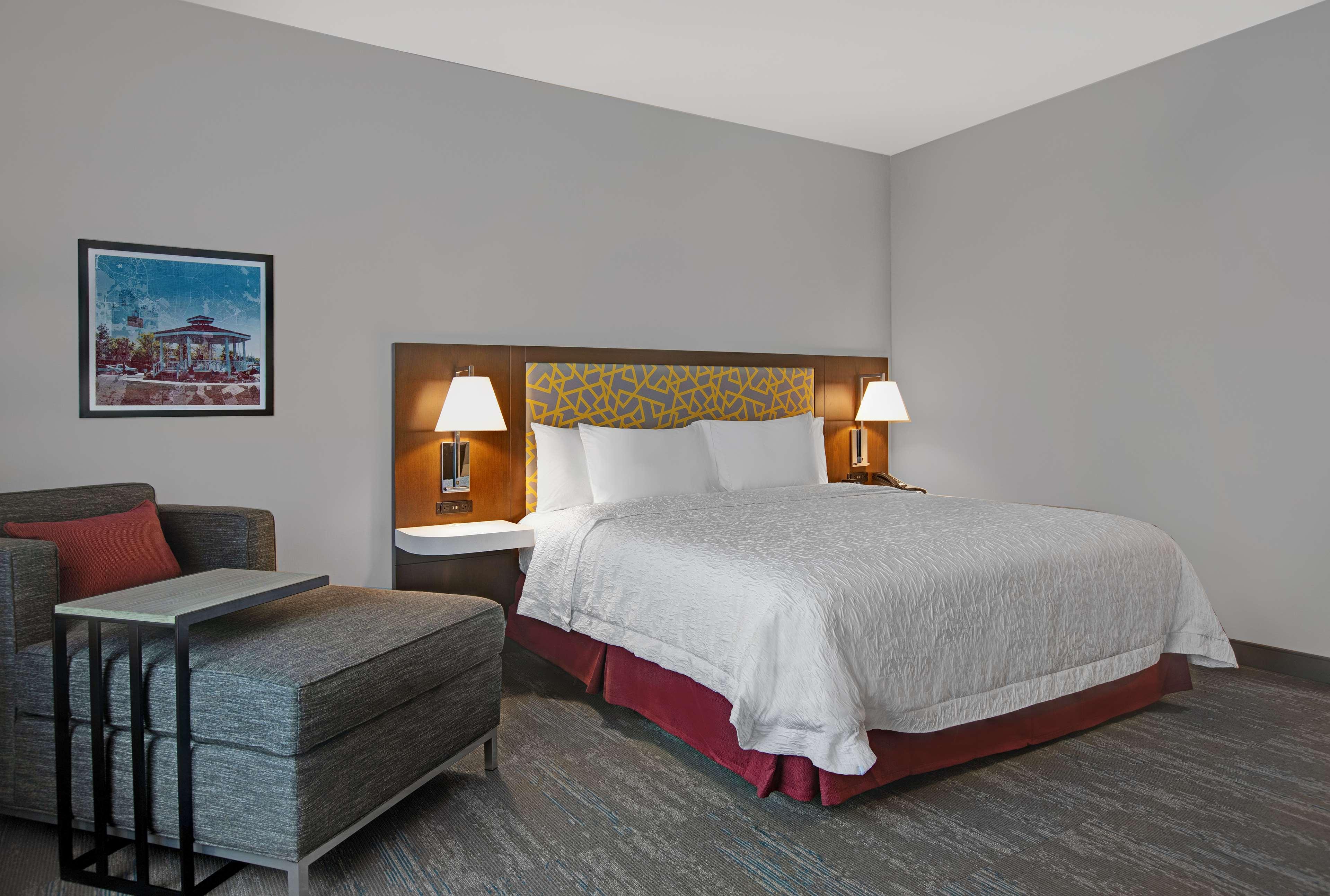 hampton inn and suites farmers branch dallas