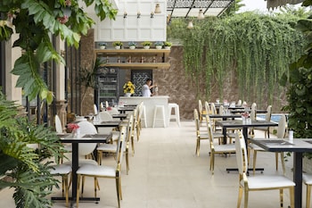 elizabeth hotel