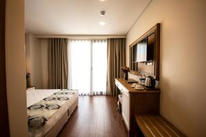 eliza hotel