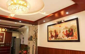 van xuan hotel hn by bay luxury