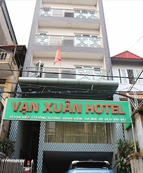 van xuan hotel hn by bay luxury