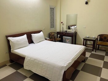 van xuan hotel hn by bay luxury