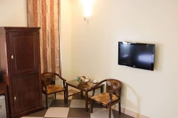 van xuan hotel hn by bay luxury