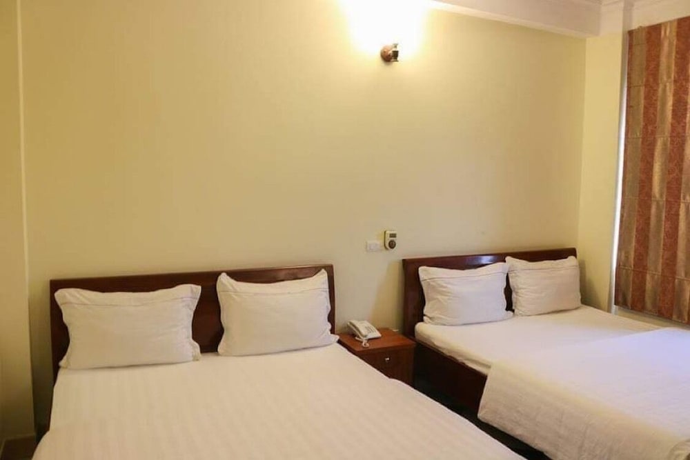 van xuan hotel hn by bay luxury